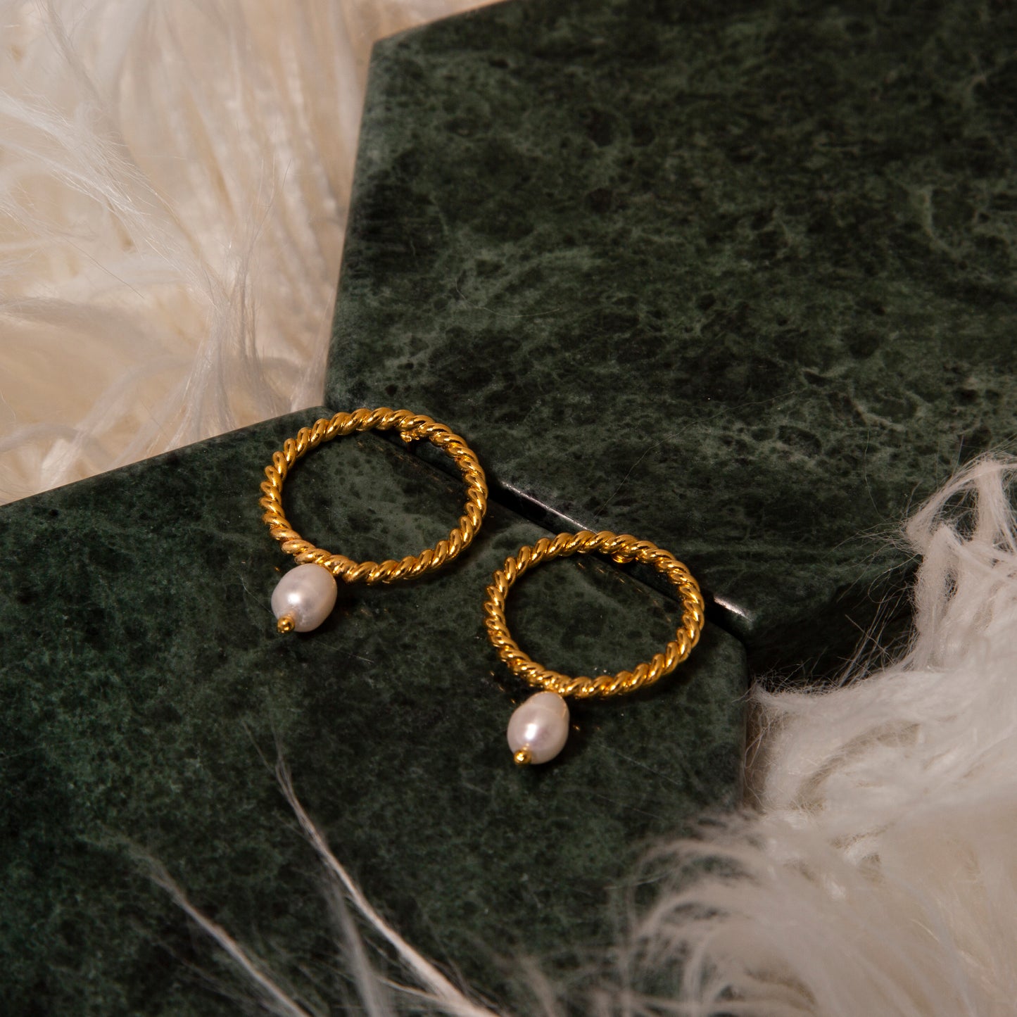 NÃRÉ earrings